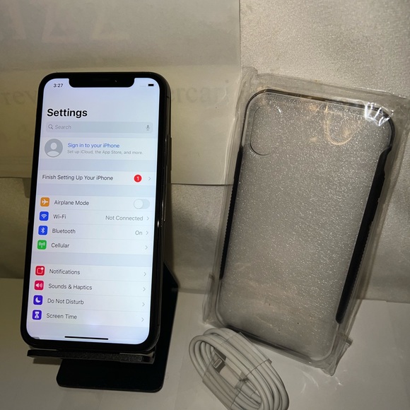 iPhone XS 256GB Space Gray Unlocked - Picture 2 of 7